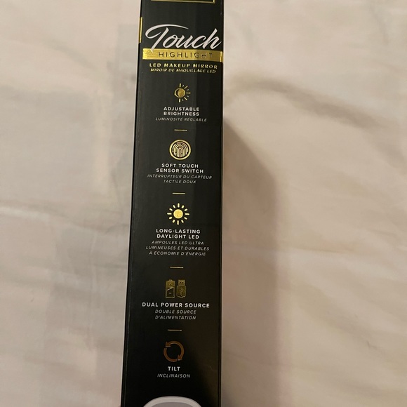 NIB LED light vanity mirror from fab fit fun box - Picture 3 of 3